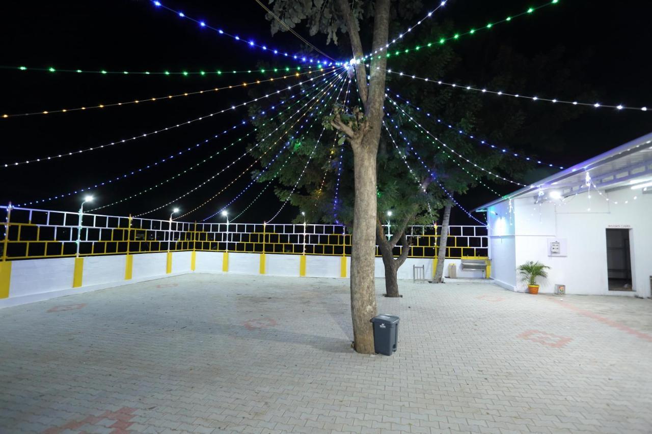 ホテルVedha Residency Tiruvannāmalai エクステリア 写真