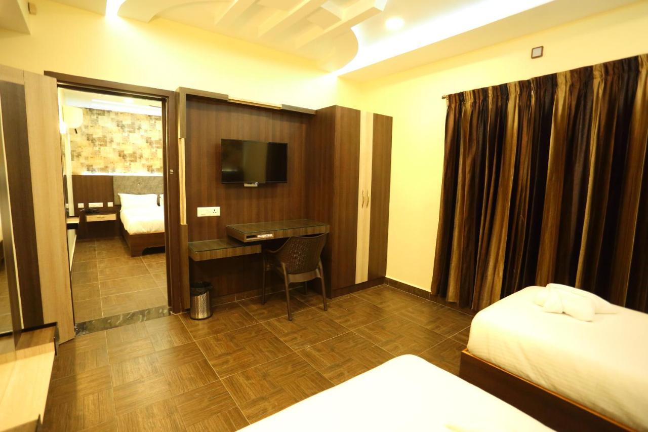 ホテルVedha Residency Tiruvannāmalai エクステリア 写真