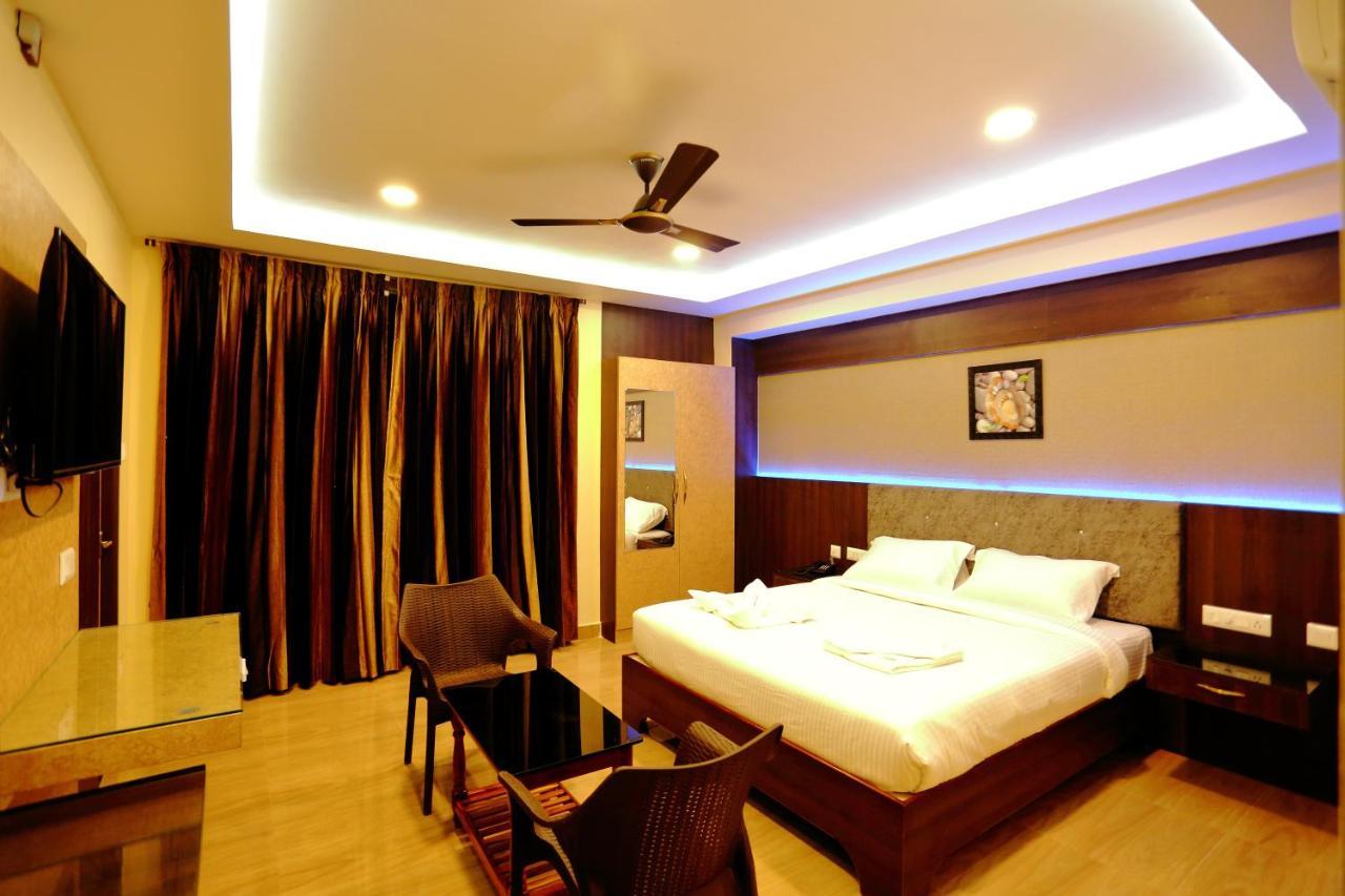 ホテルVedha Residency Tiruvannāmalai エクステリア 写真